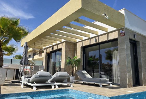 Villa - Resale - Los Montesinos - Los Montesinos Centro