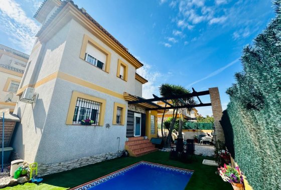 Villa - Resale - Los Montesinos - Los Montesinos Centro