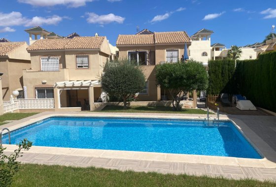 Villa - Resale - Orihuela - Orihuela Centro