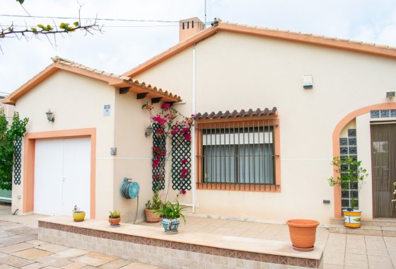 Villa - Resale - Orihuela - Orihuela Costa
