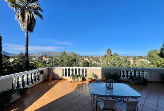 Villa - Resale - Pedreguer - Pedreguer Centro