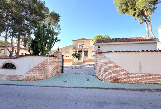 Villa - Resale - Pilar de la Horadada -
                Pilar de la Horadada Centro