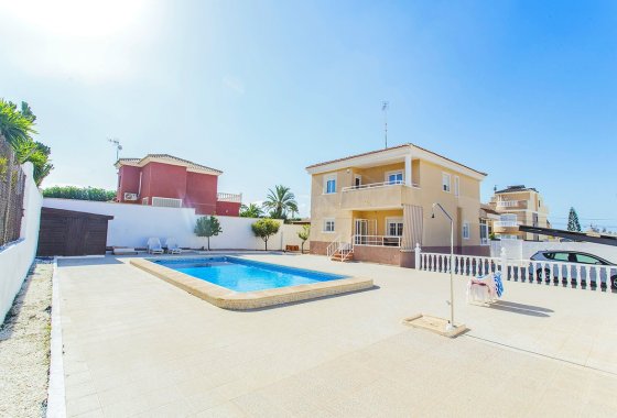 Villa - Resale - Torrevieja - Aguas Nuevas
