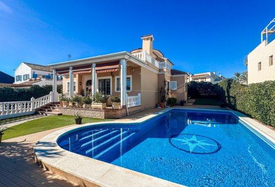 Villa - Resale - Torrevieja - La Mata