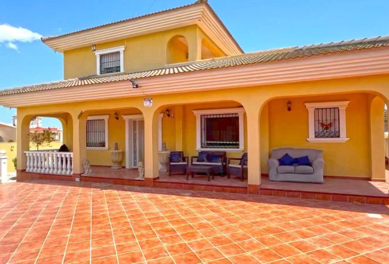 Villa - Resale - Torrevieja - Torrevieja Centro