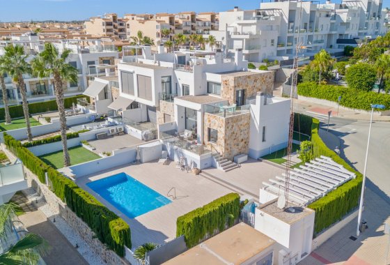 Villa - Resale - Torrevieja - Torrevieja Centro