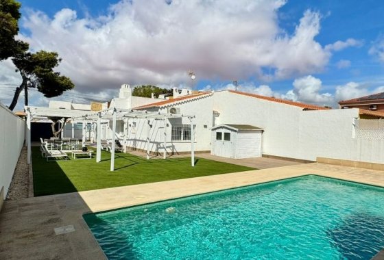 Villa - Resale - Torrevieja -
                Torrevieja