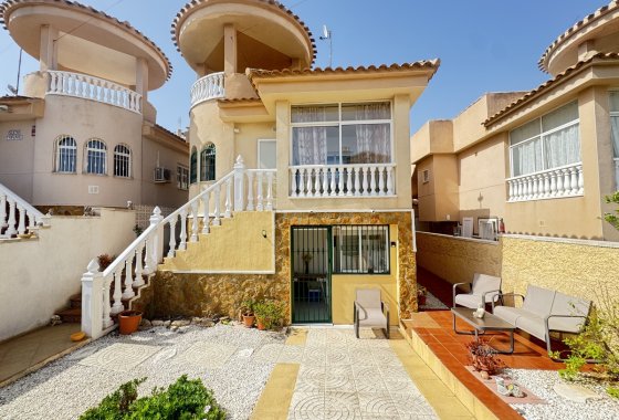 Villa - Resale - Villamartin -
                Villamartin