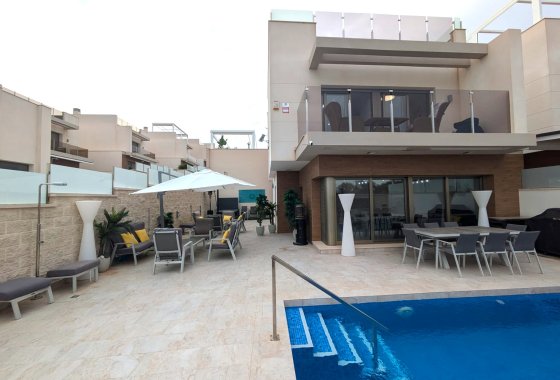 Villa - Resale - Villamartin -
                Villamartin