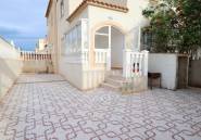 Resale - semi-detached house -
Torrevieja - El limonar