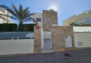 Használt ingatlanok - Villa -
Orihuela - La Zenia