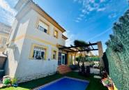 Reventa - Villa -
Los Montesinos - Los Montesinos Centro