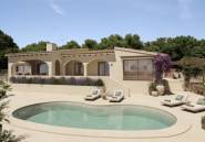 Resale - Villa -
Benissa - La Fustera