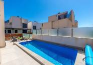 Használt ingatlanok - Villa -
Torrevieja - Torrevieja Centro