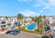 Resale - Apartment / flat -
Orihuela - Villamartin